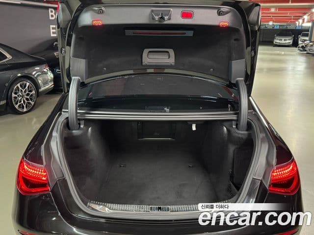 Mercedes-Benz S-Class 2021 — Photo 14/20