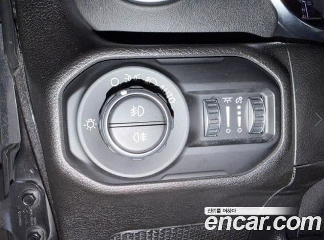 Jeep Wrangler 2019 — Şəkil 16/20
