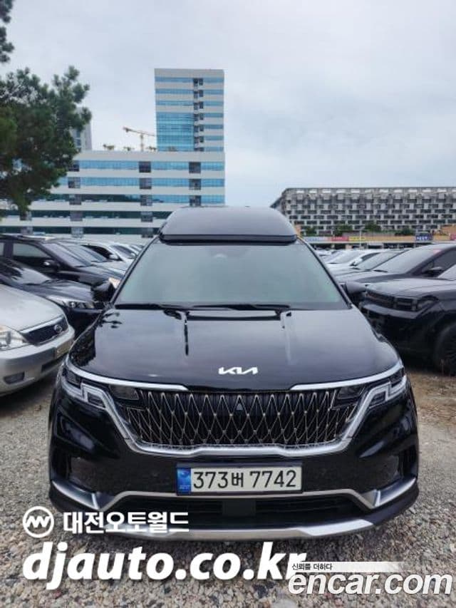 Kia Carnival 2021 — ფოტო 9/16