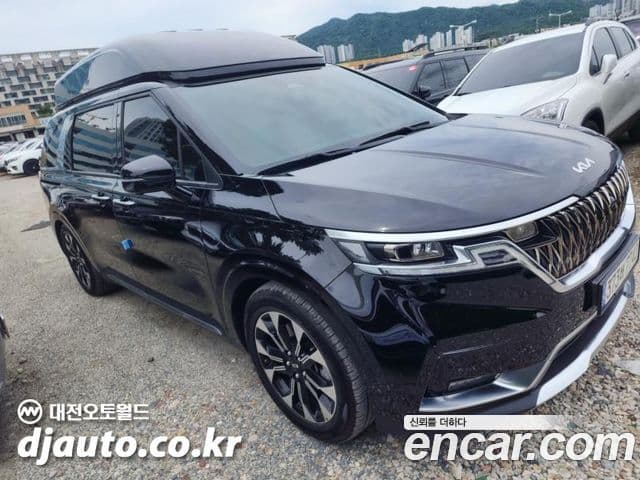 Kia Carnival 2021 — ფოტო 2/16