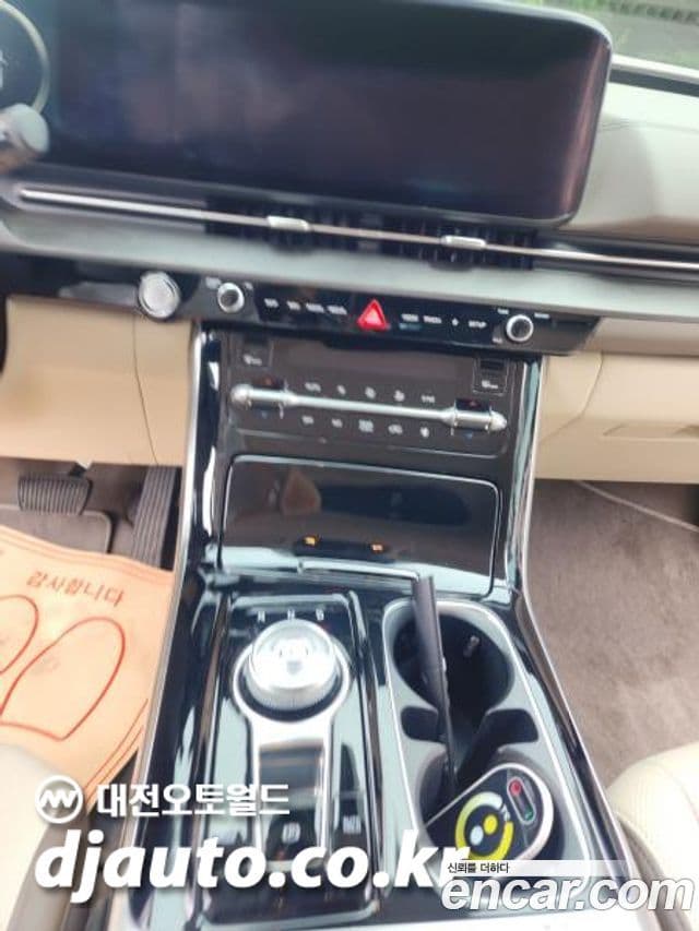Kia Carnival 2021 — ფოტო 11/16