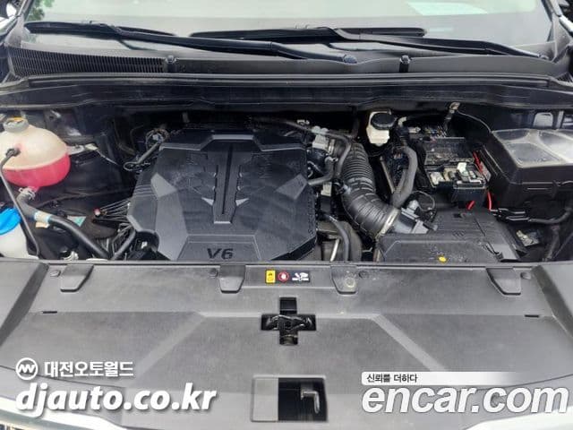 Kia Carnival 2021 — ფოტო 15/16