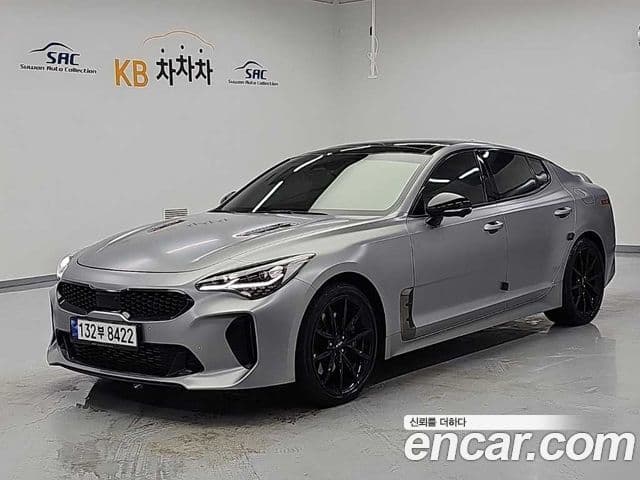 Kia Stinger 2023 — Фото 10/20
