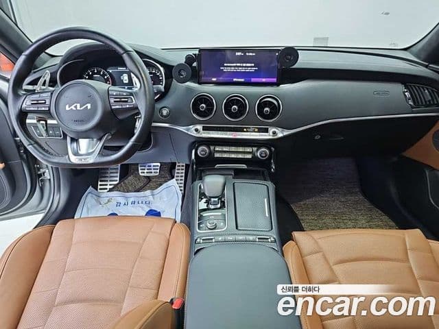 Kia Stinger 2023 — Фото 6/20