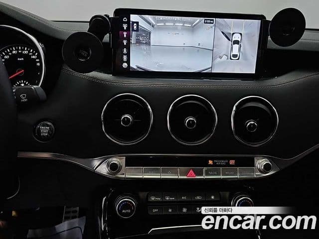 Kia Stinger 2023 — Фото 9/20
