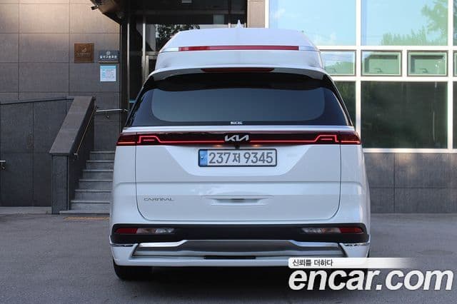 Kia Carnival 2022 — ფოტო 3/20