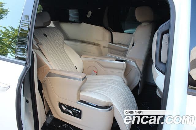 Kia Carnival 2022 — ფოტო 13/20