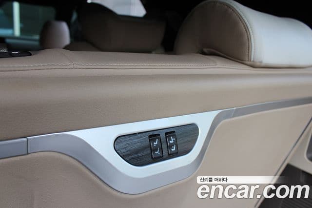Kia Carnival 2022 — ფოტო 15/20