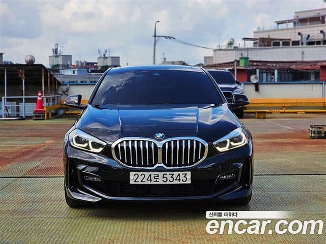 BMW 1 Series 2023 — Şəkil 2/20