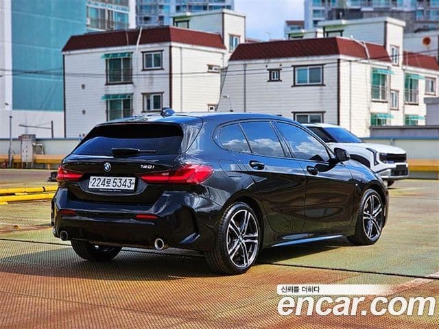 BMW 1 Series 2023 — Şəkil 3/20