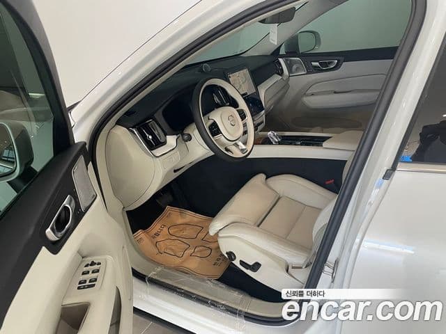 Volvo XC60 2025 — Şəkil 9/20