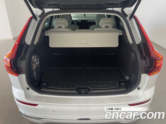 Volvo XC60 2025 — Şəkil 13/20