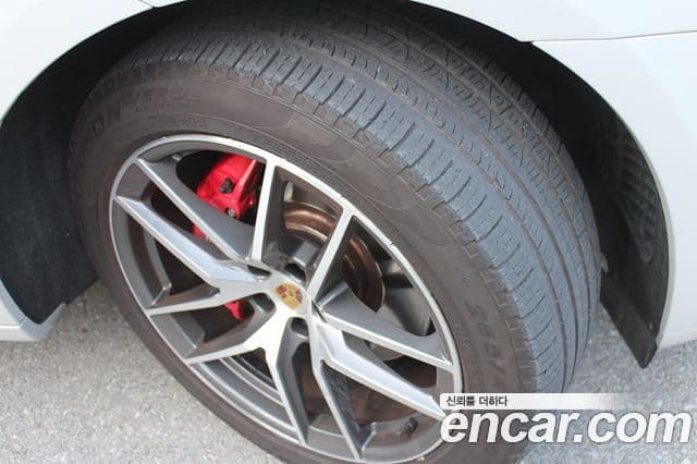 Porsche Macan 2022 — Şəkil 17/20