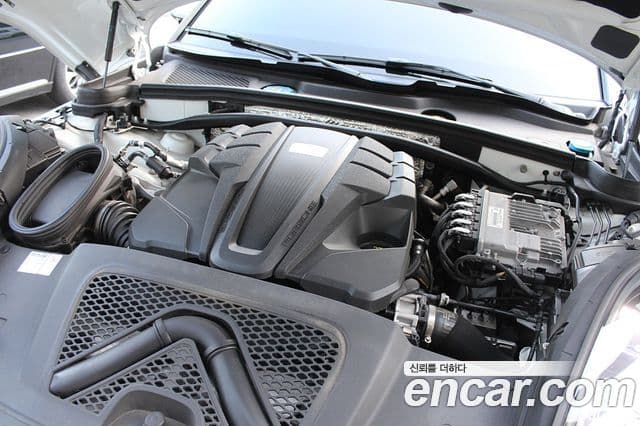 Porsche Macan 2022 — фото 19 из 20