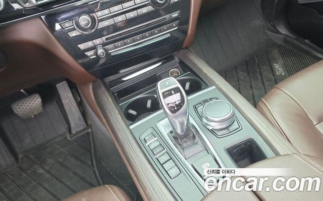 BMW X5 2018 — ფოტო 15/20