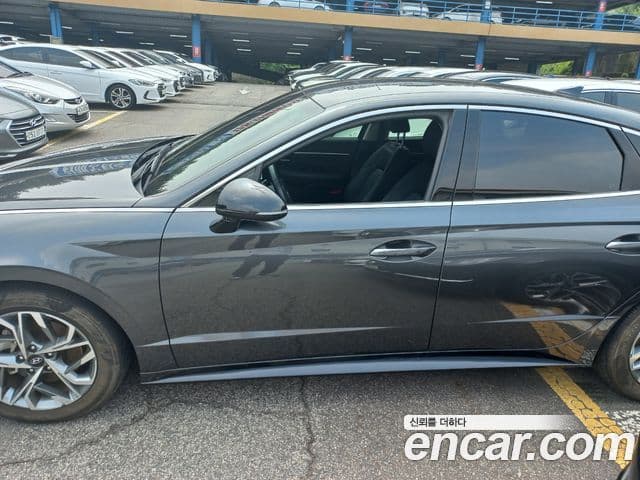 Hyundai Sonata 2022 — ფოტო 4/20
