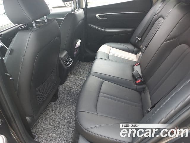 Hyundai Sonata 2022 — ფოტო 6/20