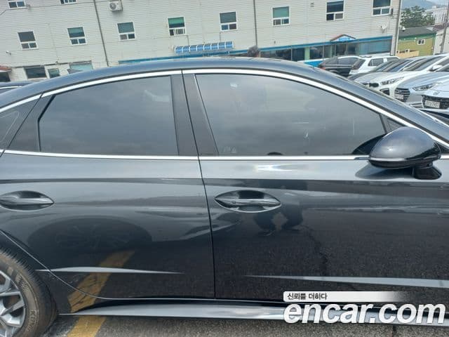 Hyundai Sonata 2022 — ფოტო 11/20