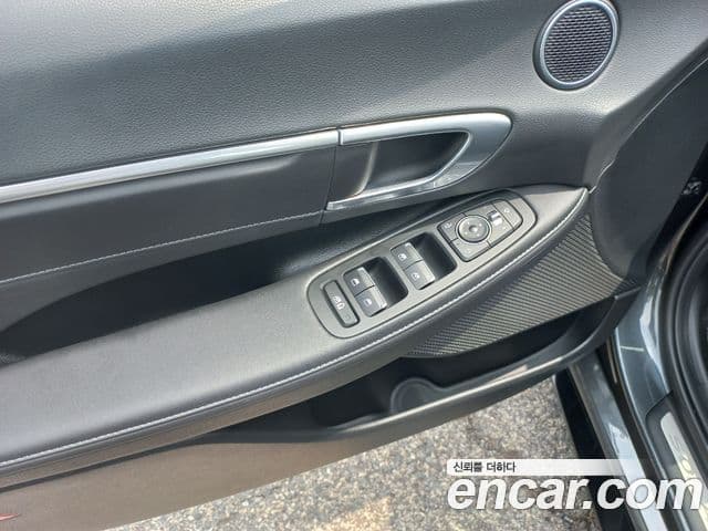 Hyundai Sonata 2022 — ფოტო 19/20
