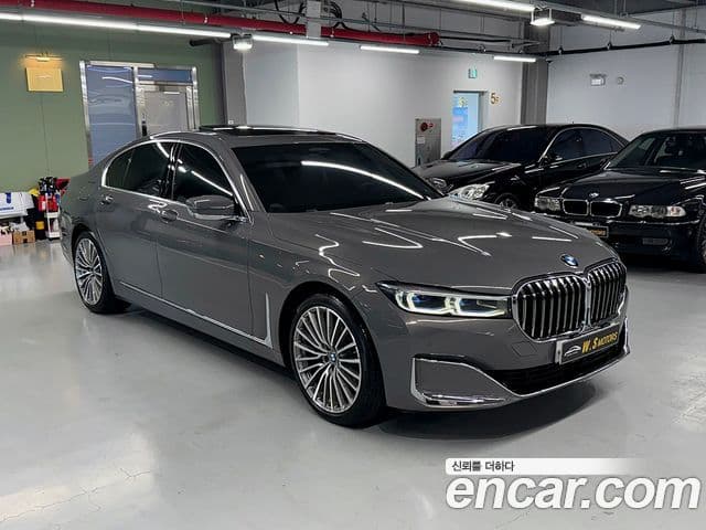 BMW 7 Series 2020 — ფოტო 2/20