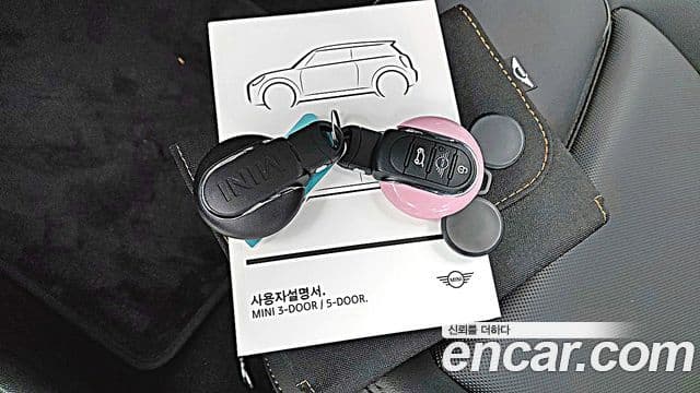 Mini Cooper 2024 — ფოტო 17/20