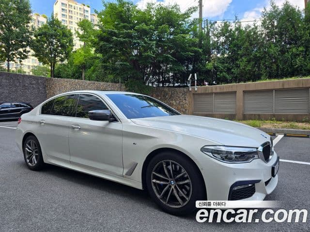 BMW 5 Series 2018 — Şəkil 1/20