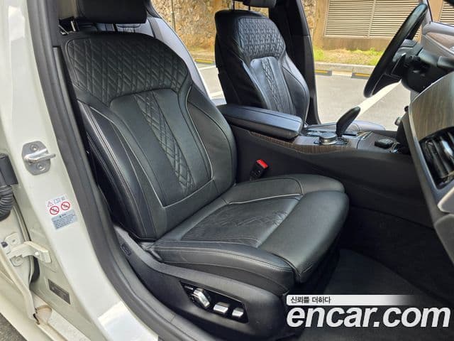 BMW 5 Series 2018 — Şəkil 10/20