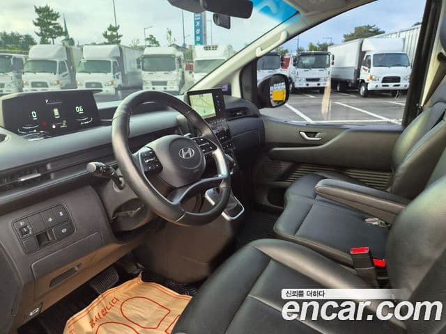 Hyundai Staria 2024 — Şəkil 9/20