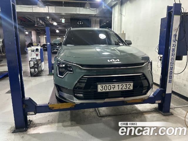 Kia Niro 2022 — ფოტო 2/2