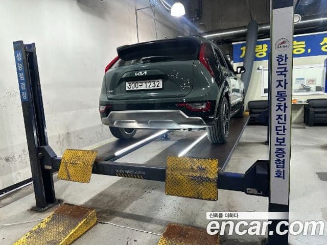 Kia Niro 2022 — ფოტო 1/2