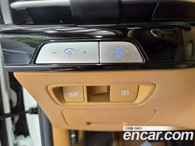 Genesis Electrified G80 2024 — ფოტო 17/19