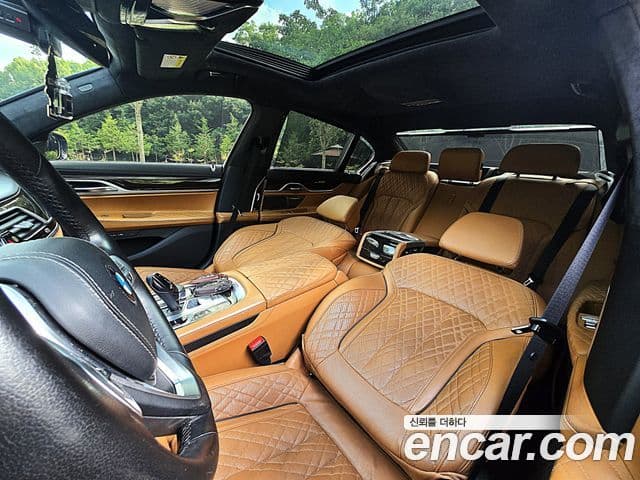 BMW 7 Series 2019 — ფოტო 9/20