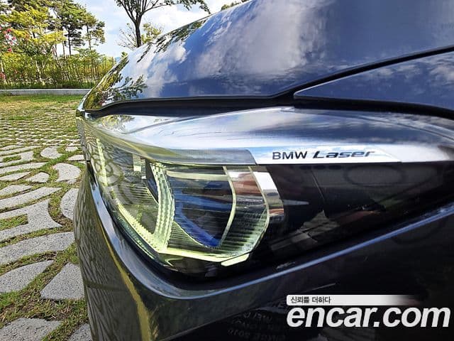 BMW 7 Series 2019 — ფოტო 8/20