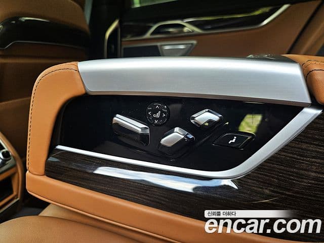 BMW 7 Series 2019 — ფოტო 15/20