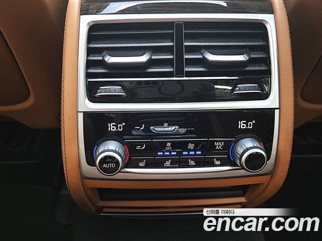 BMW 7 Series 2019 — ფოტო 17/20