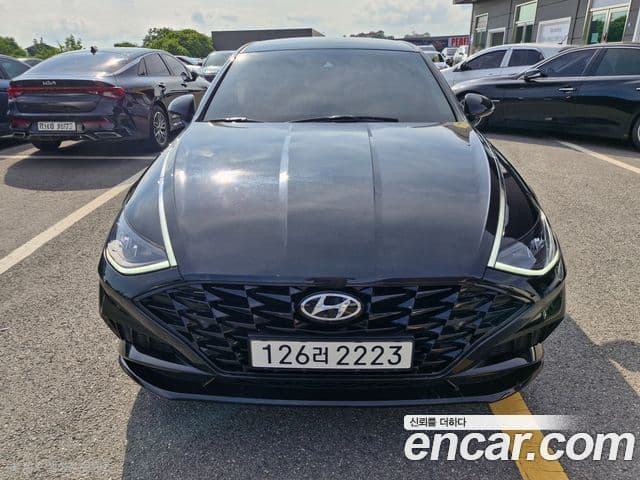 Hyundai Sonata 2022 — ფოტო 9/18