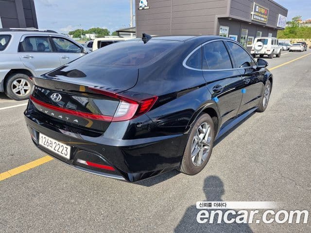 Hyundai Sonata 2022 — ფოტო 4/18