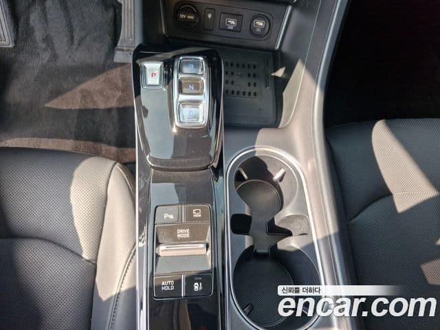 Hyundai Sonata 2022 — ფოტო 14/18