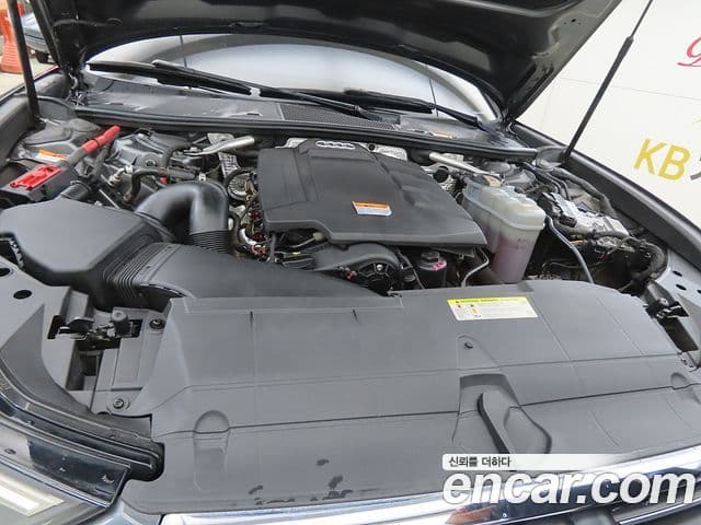 Audi A6 2021 — Şəkil 18/20