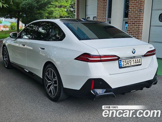 BMW 5 Series 2024 — Şəkil 18/20