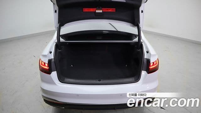 Audi A4 2021 — Şəkil 10/20