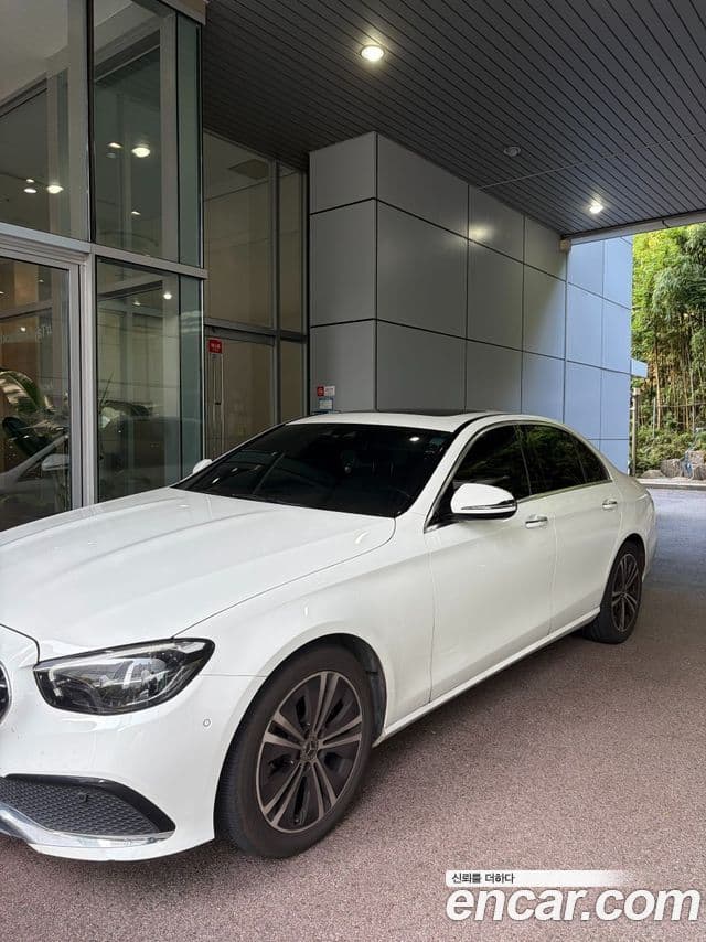 Mercedes-Benz E-Class 2020 — Фото 1/6