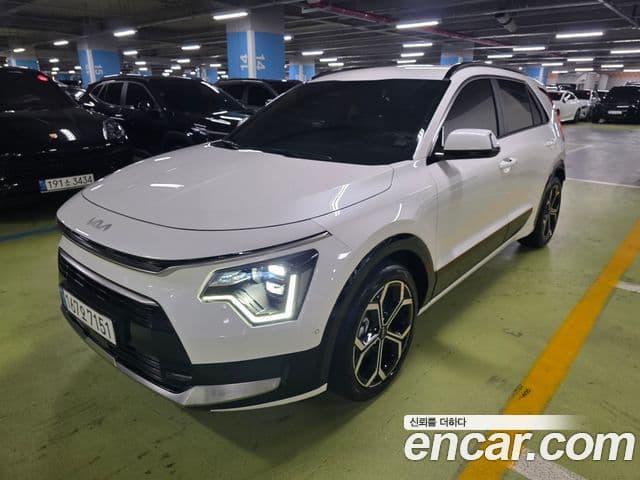 Kia Niro 2023 — ფოტო 3/17