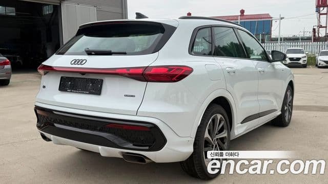 Audi Q5 2025 — ფოტო 1/5