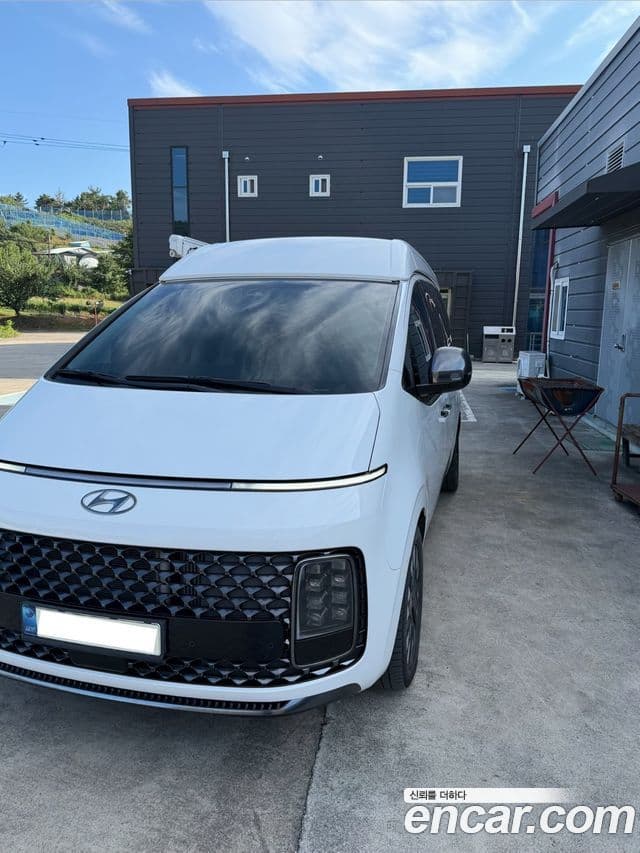 Hyundai Staria 2021 — ფოტო 3/20