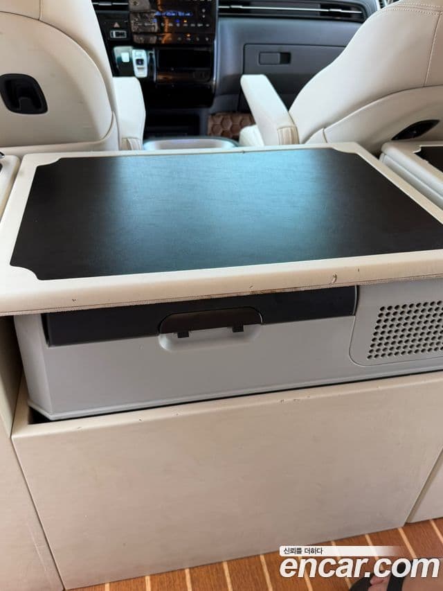 Hyundai Staria 2021 — ფოტო 16/20