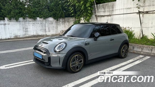 Mini Cooper Electric 2022 — ფოტო 2/14