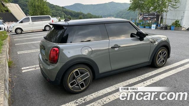 Mini Cooper Electric 2022 — ფოტო 12/14