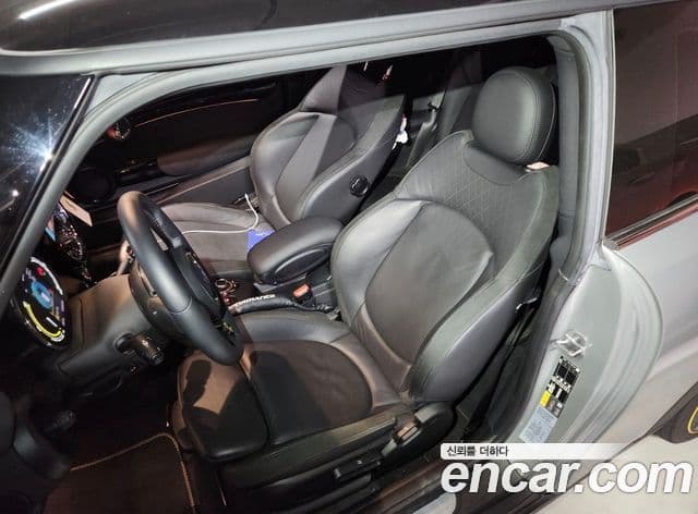 Mini Cooper Electric 2022 — ფოტო 1/14
