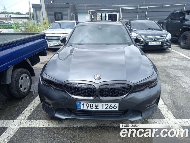 BMW 3 Series 2020 — Şəkil 8/9